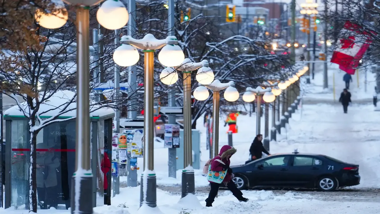 تحذير لـ 5 مقاطعات.. عاصفة ثلجية تضرب كندا وتوقعات بانخفاض قياسي للحرارة